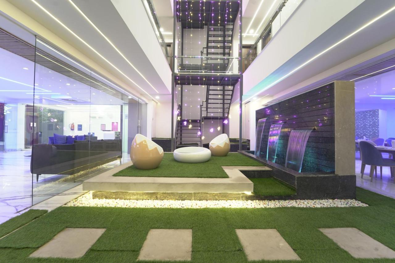 Vaabi Saabi Hotel Gurgaon Exteriör bild