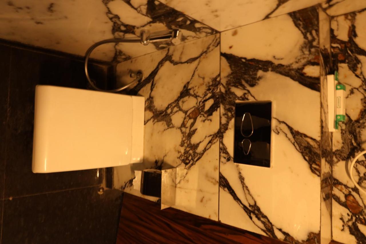 Vaabi Saabi Hotel Gurgaon Exteriör bild
